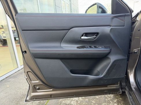 New 2026 Nissan Kicks SR w/ Cold Weather Package image 11