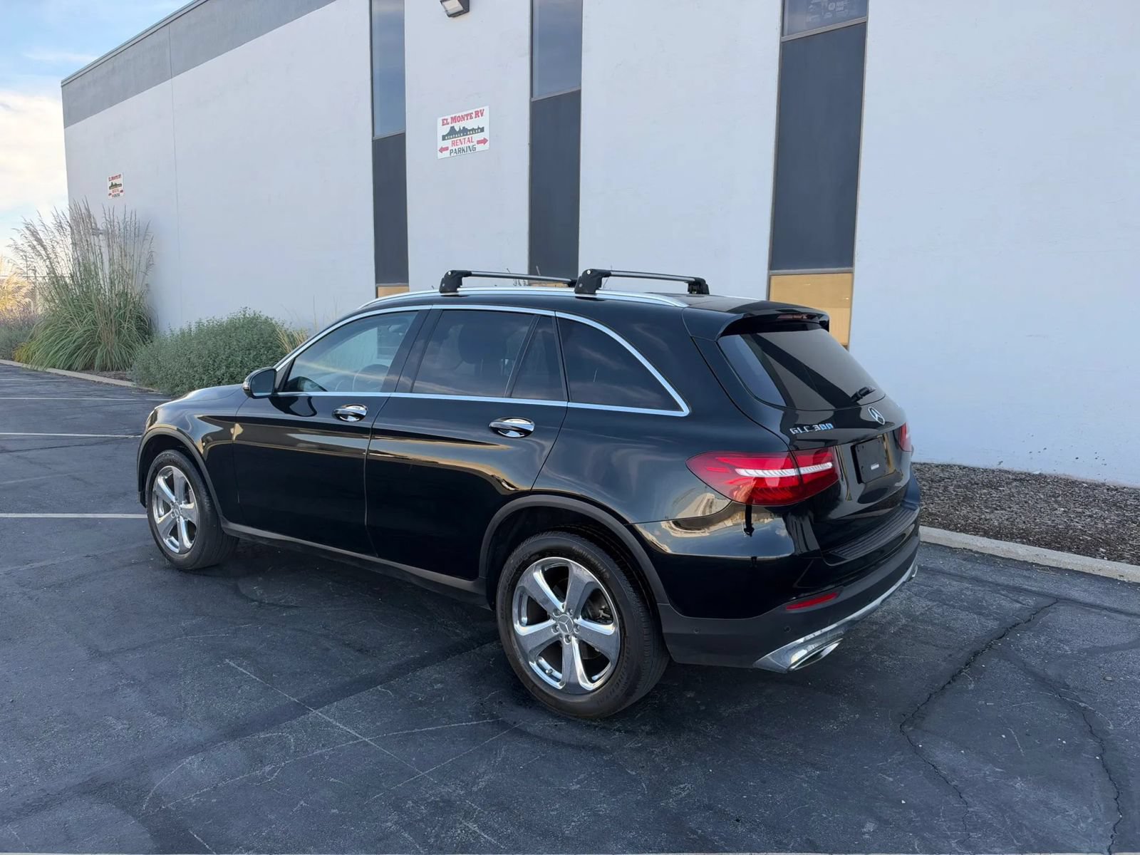 Used 2016 Mercedes-Benz GLC 300 4MATIC w/ Driver Assistance Package image 3
