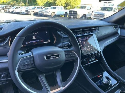 Certified 2024 Jeep Grand Cherokee L Laredo image 51