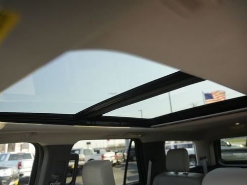 Used 2020 Ford Expedition XLT w/ Equipment Group 202A image 11