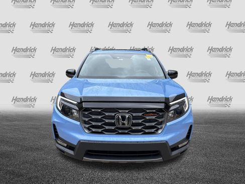 Used 2024 Honda Passport TrailSport image 3