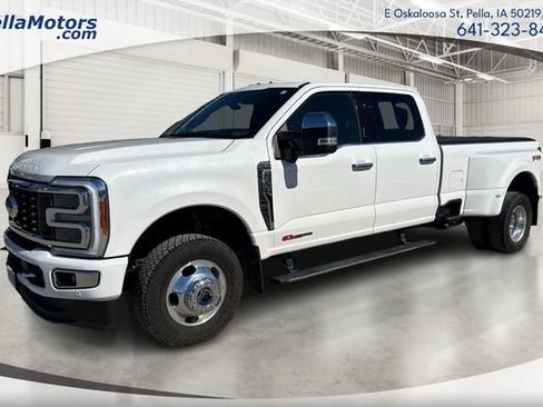 Used 2023 Ford F350 Platinum w/ FX4 Off-Road Package image 8