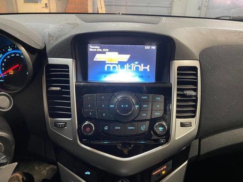 Used 2015 Chevrolet Cruze LT image 34