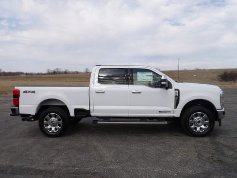 New 2025 Ford F250 Lariat w/ Chrome Package image 41