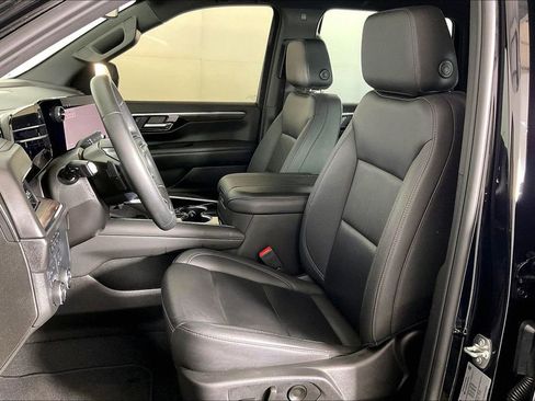 Used 2025 Chevrolet Tahoe Z71 AWD/4WD image 35