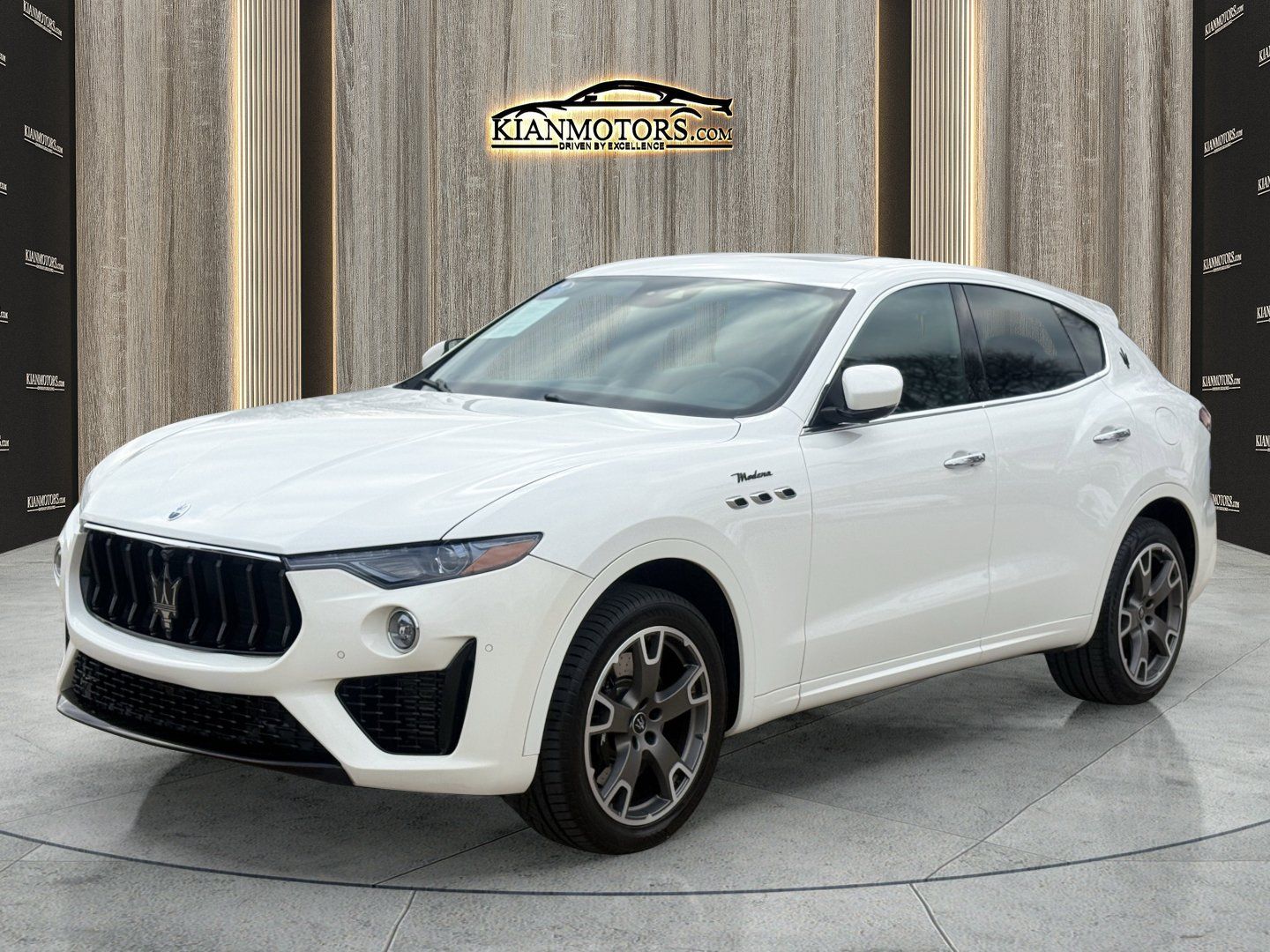 Used 2023 Maserati Levante Modena AWD/4WD image 3