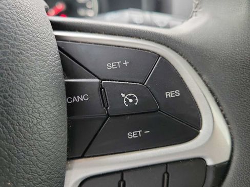Used 2023 Jeep Renegade Altitude w/ Sun/Sound Group AWD/4WD image 23
