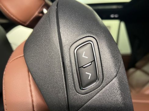 Used 2025 Lincoln Navigator Reserve image 36