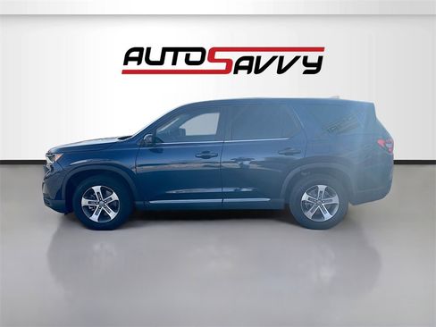 Used 2025 Honda Pilot EX-L image 4