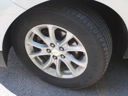Used 2021 Chevrolet Equinox LS AWD/4WD image 17