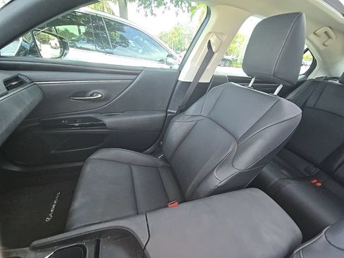 Certified 2025 Lexus ES 350 w/ Premium Package FWD image 17