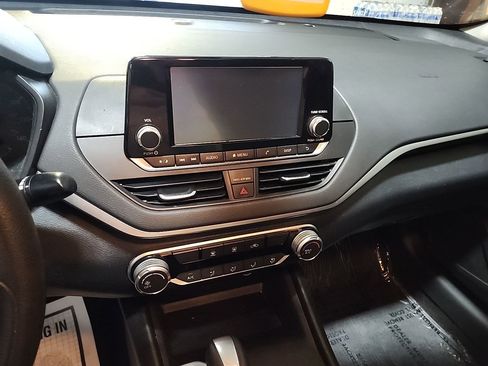 Used 2021 Nissan Altima 2.5 S FWD image 11