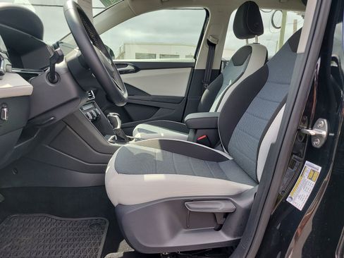 Used 2025 Volkswagen Taos S image 17