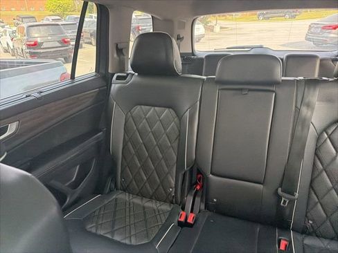 Used 2024 Volkswagen Atlas SEL Premium R-Line image 8
