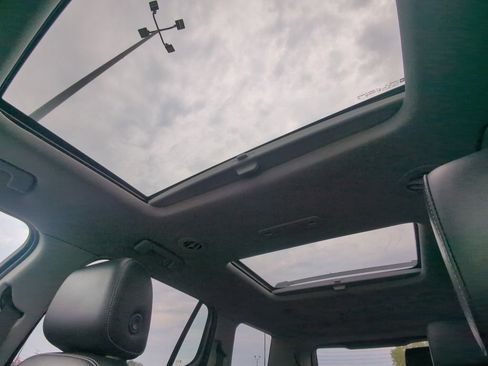 Used 2019 GMC Acadia SLT w/ LPO, Floor Liner Package AWD/4WD image 11
