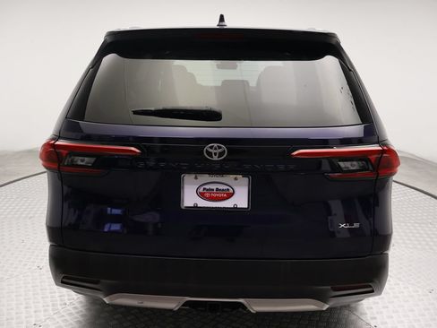Certified 2024 Toyota Grand Highlander FWD image 10