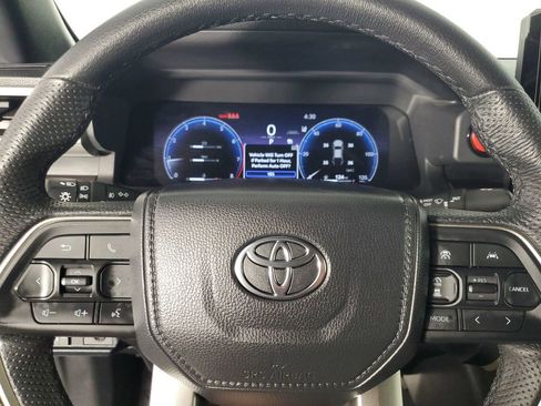 Used 2025 Toyota Tacoma TRD Sport image 25