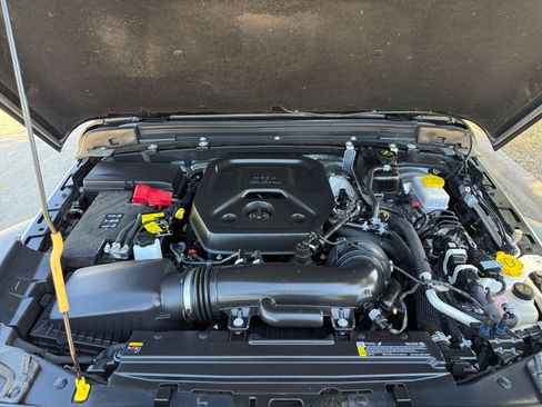 Used 2025 Jeep Wrangler Unlimited Sport AWD/4WD image 32
