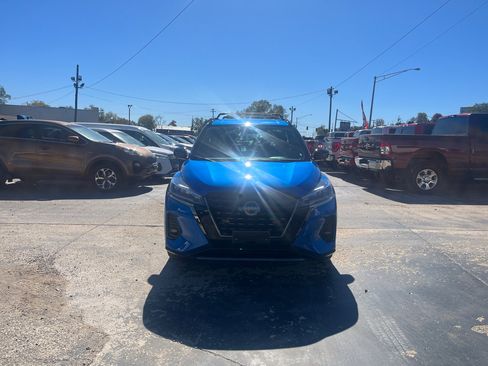 Used 2023 Nissan Kicks SR image 8