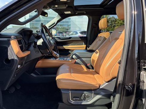 Certified 2022 Ford Expedition Platinum image 24