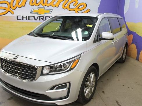 Used 2019 Kia Sedona EX FWD image 4