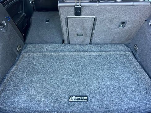 Used 2019 Volkswagen Golf R 4-Door image 17