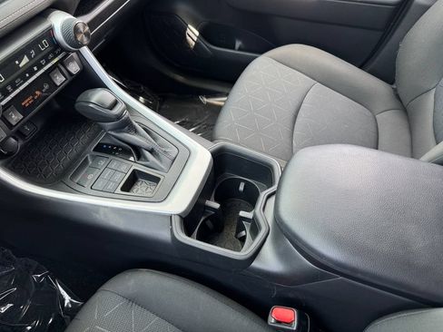 Certified 2022 Toyota RAV4 XLE w/ Convenience Package AWD/4WD image 26