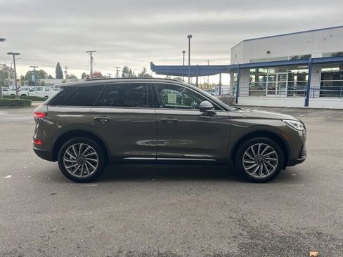 New 2025 Lincoln Corsair Reserve image 8