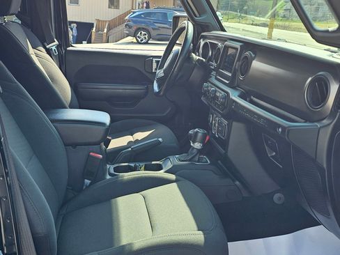 Used 2021 Jeep Wrangler Unlimited Sport image 7