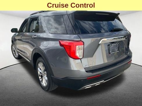 Used 2022 Ford Explorer XLT w/ Equipment Group 202A image 10