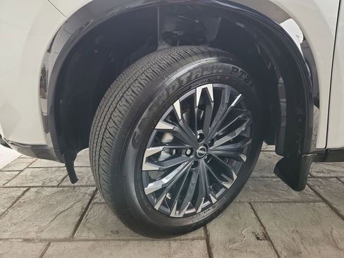 Certified 2025 Nissan Rogue Platinum image 33