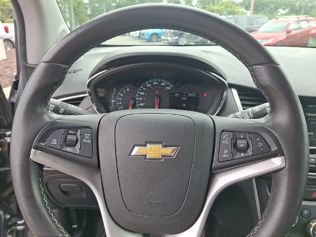 Used 2019 Chevrolet Trax LT w/ LT Convenience Package AWD/4WD image 4