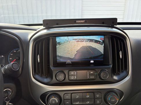 Used 2022 Chevrolet Colorado LT w/ LT Convenience Package image 34