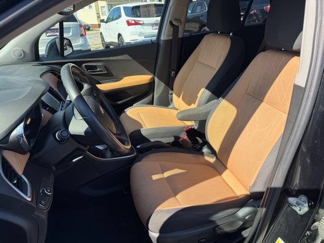 Used 2017 Chevrolet Trax LT w/ Driver Confidence Package FWD image 9