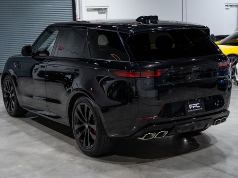 Used 2025 Land Rover Range Rover Sport Dynamic SE image 4