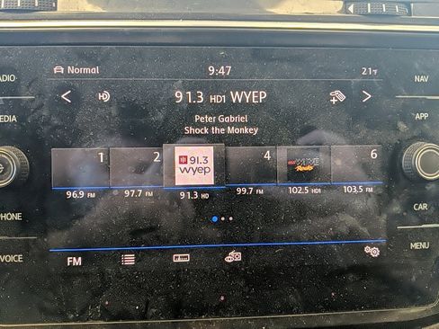 Used 2018 Volkswagen Tiguan SEL w/ 3rd Row Seat Package image 21