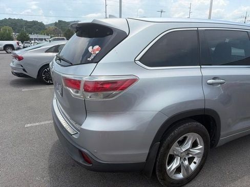 Used 2015 Toyota Highlander Limited Platinum AWD/4WD image 6