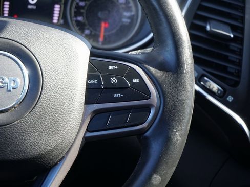 Used 2019 Jeep Cherokee Latitude Plus w/ Comfort/Convenience Group image 15