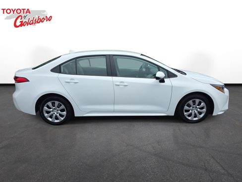 Used 2026 Toyota Corolla LE FWD image 4
