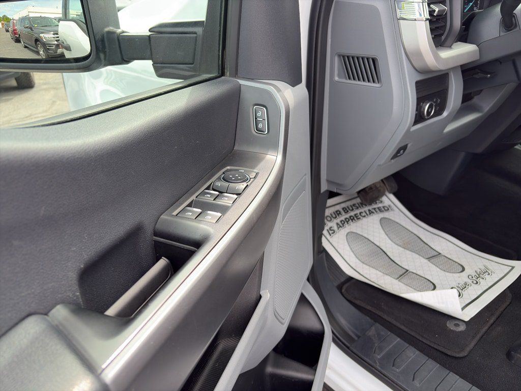 Used 2025 Ford F250 XLT AWD/4WD image 11