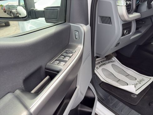 Used 2025 Ford F250 XLT AWD/4WD image 11