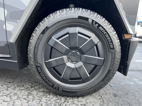 Used 2024 Tesla Cybertruck Cyberbeast image 9