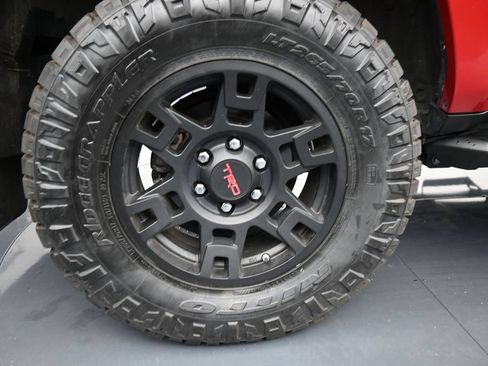 Used 2023 Toyota 4Runner TRD Off-Road Premium w/ Moonroof Package AWD/4WD image 10