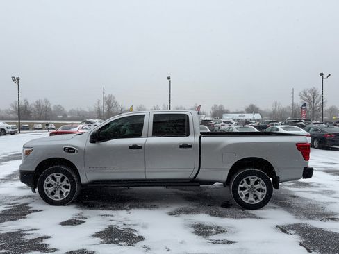 Used 2019 Nissan Titan S w/ S Utility Package image 8