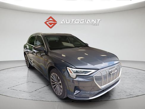 Used 2019 Audi e-tron Prestige w/ Prestige Package AWD/4WD image 5