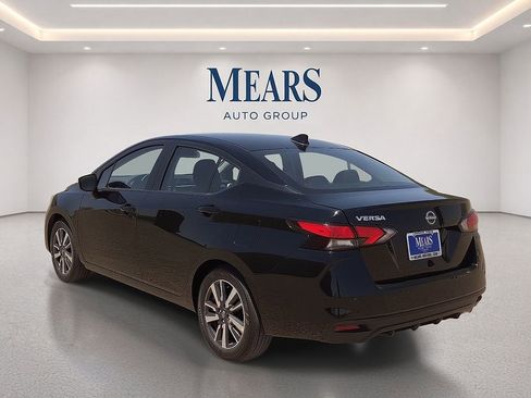 Used 2025 Nissan Versa SV FWD image 3