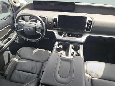 Used 2025 Ford Expedition Max Platinum AWD/4WD image 28