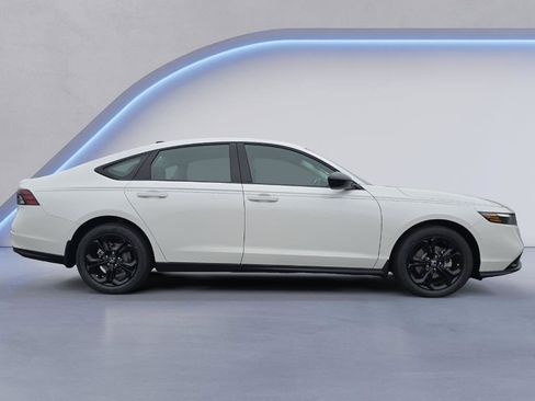 New 2025 Honda Accord SE image 8