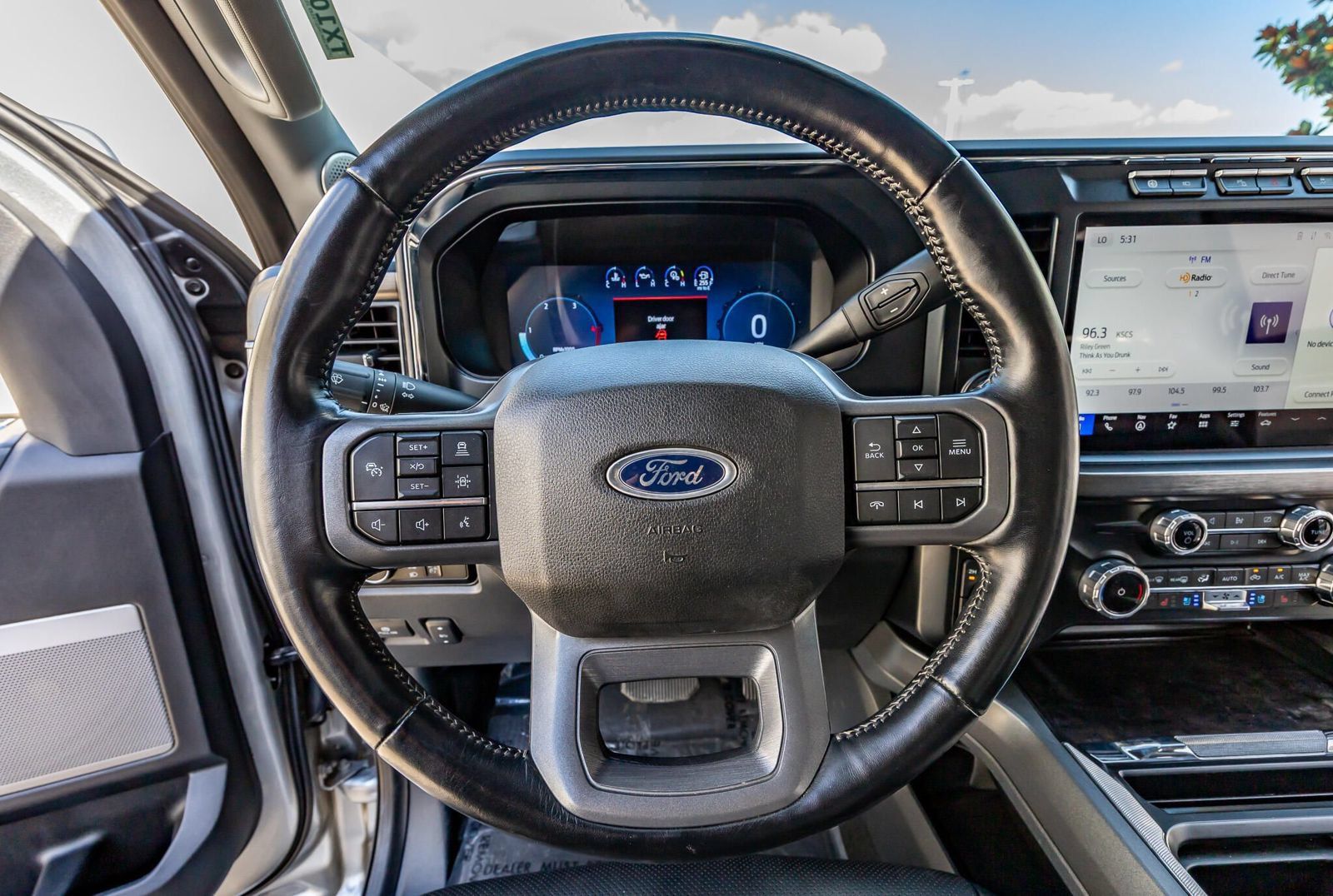 Used 2023 Ford F250 Lariat w/ Lariat Ultimate Package AWD/4WD image 18