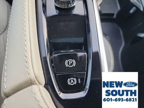 Used 2025 Volvo XC90 B6 Plus w/ Protection Package Premier image 25